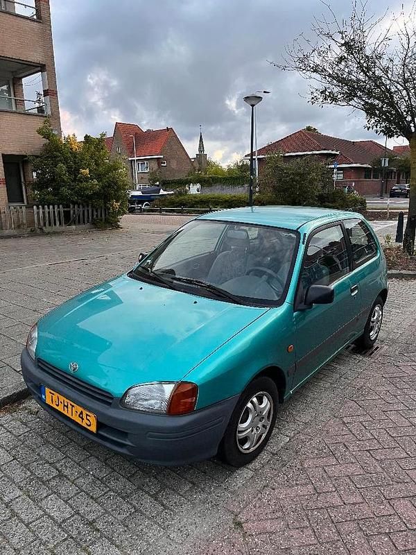 Occasion 1998 Toyota Starlet Hatchback | € 2.000 (Iets duurder) - Afbeelding 1/4