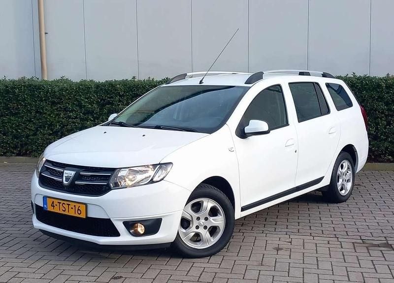 Wit Occasion 2014 Dacia Logan Prestige Stationwagen | € 3.950 (Goede deal) - Afbeelding 1/4