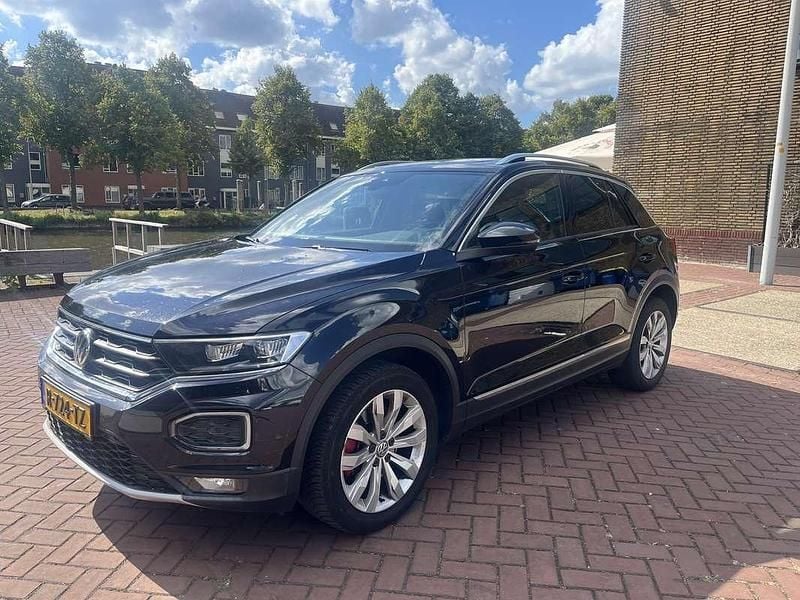 Zwart Gebruikt 2018 VW T-Roc Sport SUV | € 15.500 (Super prijs) - Afbeelding 1/4