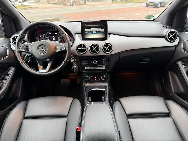 Occasion Mercedes B180 Edition 122 PK (89 kW) 2017 Grijs MPV
