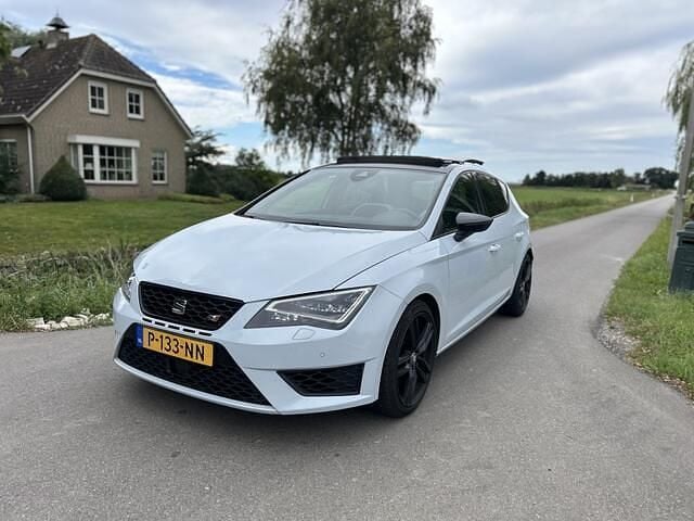 Wit Gebruikt 2015 Cupra Leon Hatchback | € 14.999 (Super prijs) - Afbeelding 1/4