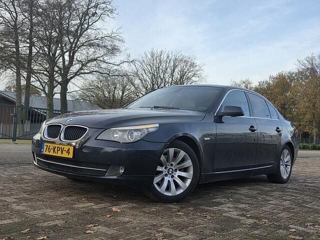 Blauw Gebruikt 2010 BMW 520 Sedan | € 4.999 (Super prijs) - Afbeelding 1/4