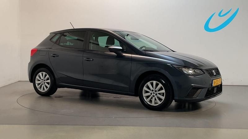 Grijs Gebruikt 2021 Seat Ibiza Business Hatchback | € 14.400 (Eerlijke prijs) - Afbeelding 1/3