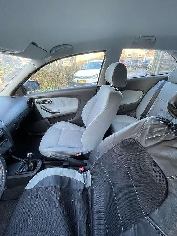 Occasion 2003 Seat Ibiza Stella Hatchback | € 1.500 (Eerlijke prijs) - Afbeelding 1/4