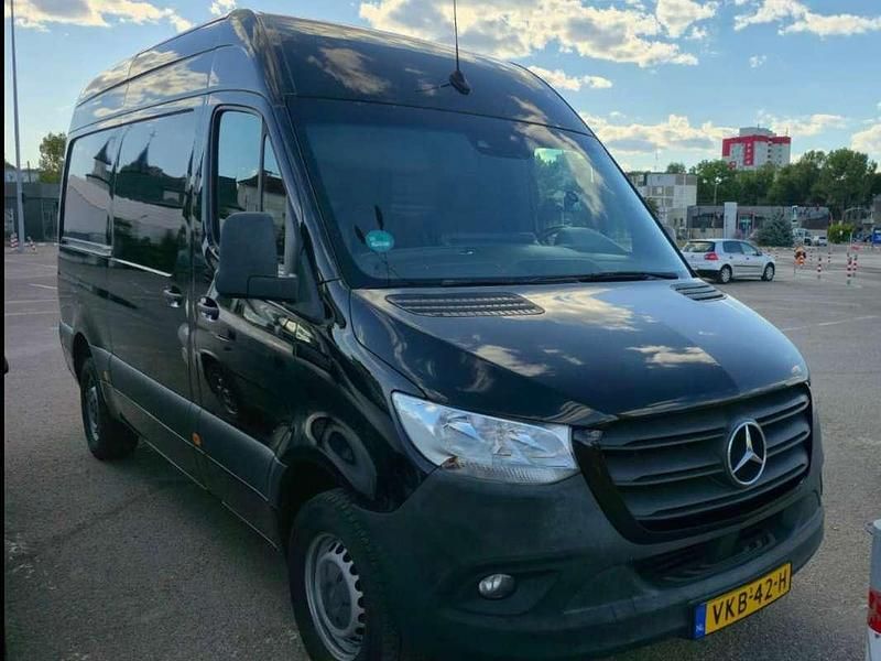 Zwart Occasion 2021 Mercedes Sprinter Van | € 24.500 (Duur) - Afbeelding 1/4