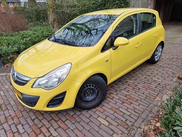 Occasion Opel Corsa Edition 95 PK (69 kW) 2011 Geel Hatchback