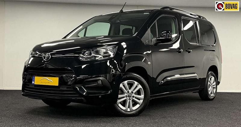 Zwart Gebruikt 2022 Toyota Proace Verso City Stationwagen | € 32.995 (Super prijs) - Afbeelding 1/2