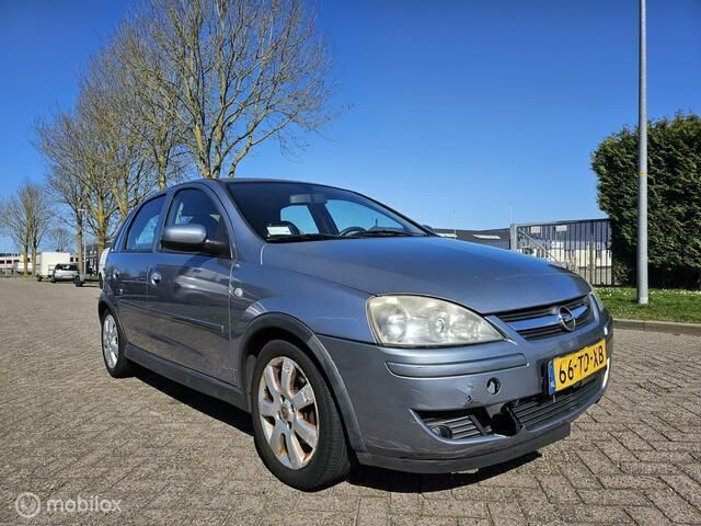 Grijs Gebruikt 2006 Opel Corsa Essentia Hatchback | € 699 (Super prijs) - Afbeelding 1/4