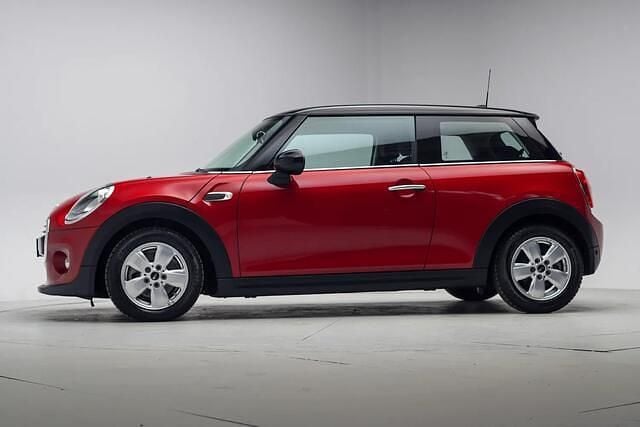 Occasion Mini Cooper Business 136 PK (100 kW) 2017 Rood Hatchback