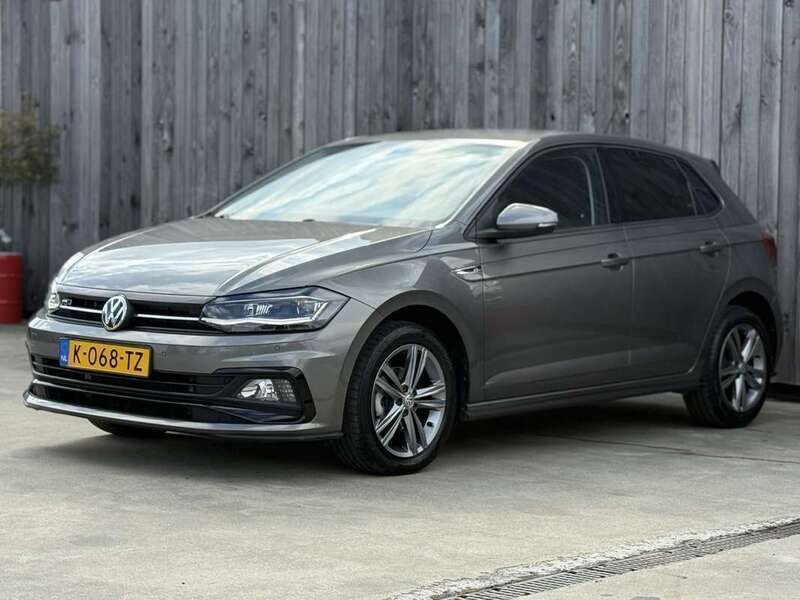 Grijs Gebruikt 2020 VW Polo R-line Hatchback | € 20.950 (Eerlijke prijs) - Afbeelding 1/4