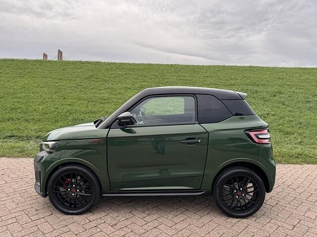 Nieuw Ligier JS50 2025 Groen Hatchback