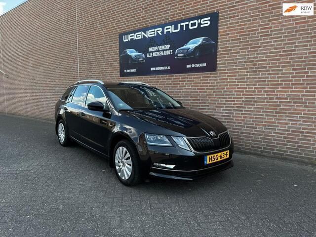 Zwart Gebruikt 2018 Skoda Octavia Style Stationwagen | € 17.950 (Eerlijke prijs) - Afbeelding 1/4