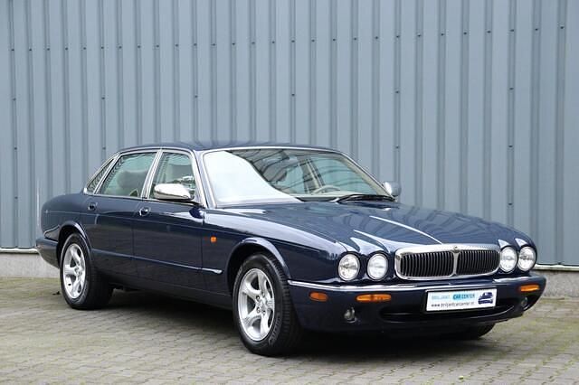 Blauw Gebruikt 2000 Jaguar XJ Executive Sedan | € 13.900 (Iets duurder) - Afbeelding 1/4