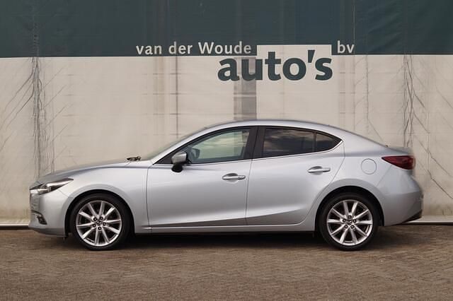 Grijs Gebruikt 2019 Mazda 3 Sedan | € 14.900 (Iets duurder) - Afbeelding 1/4