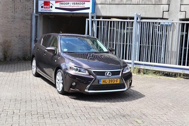 Bruin Gebruikt 2015 Lexus CT200h Hatchback | € 11.499 (Goede deal) - Afbeelding 1/4