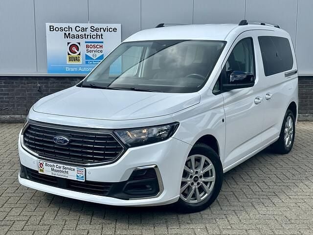 Wit Gebruikt 2023 Ford Tourneo MPV | € 29.949 - Afbeelding 1/4