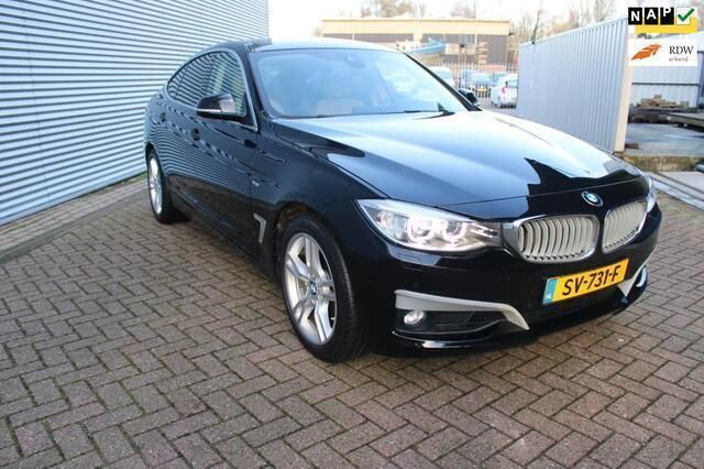 Zwart Gebruikt 2014 BMW 328 Executive Sedan | € 14.950 (Iets duurder) - Afbeelding 1/4