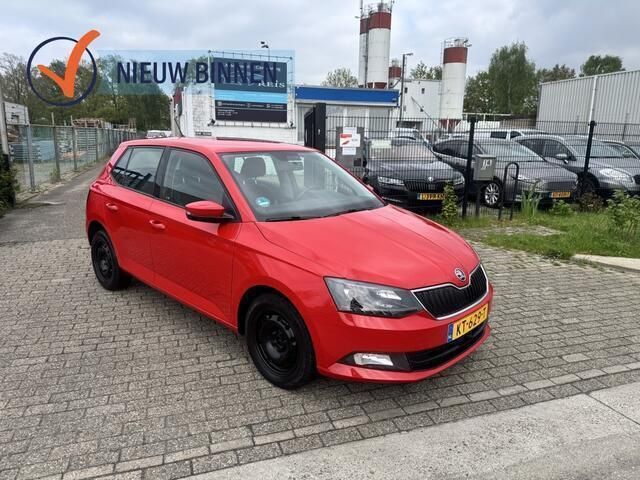 Rood Gebruikt 2017 Skoda Fabia Hatchback | € 5.290 (Eerlijke prijs) - Afbeelding 1/4
