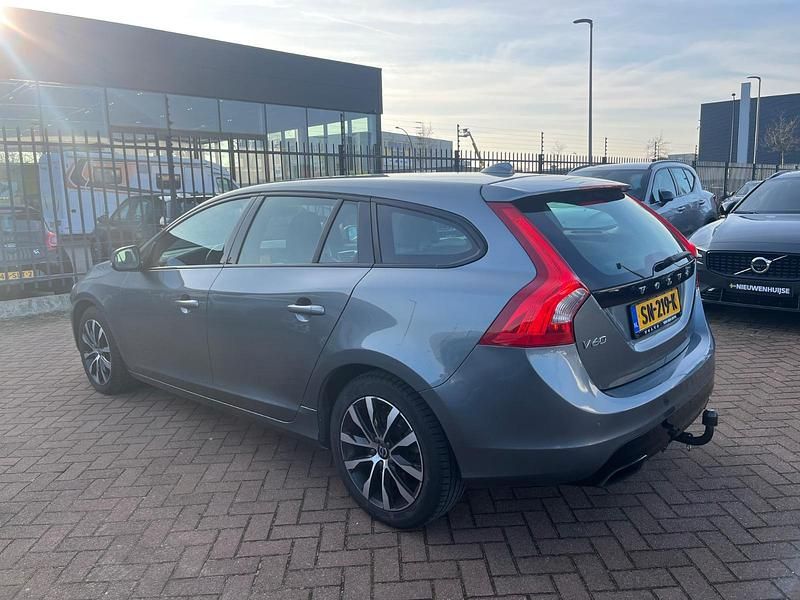 Occasion Volvo V60 Dynamic 2018 Grijs Stationwagen