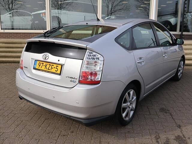 Occasion Toyota Prius 111 PK (81 kW) 2007 Grijs Hatchback