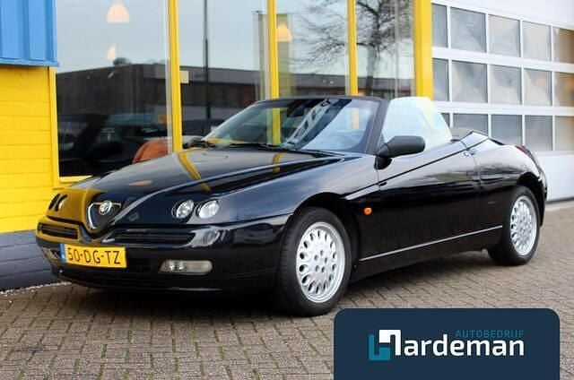 Zwart Occasion 1999 Alfa Romeo Spider Cabriolet | € 3.990 (Eerlijke prijs) - Afbeelding 1/4
