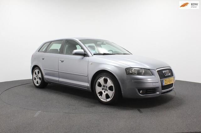 Grijs Gebruikt 2007 Audi A3 Sportback Attraction Hatchback | € 3.450 (Eerlijke prijs) - Afbeelding 1/4