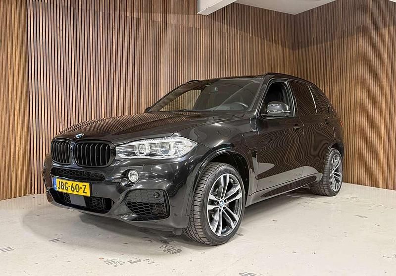 Zwart Gebruikt 2018 BMW X5 iPerformance SUV | € 39.995 (Duur) - Afbeelding 1/4