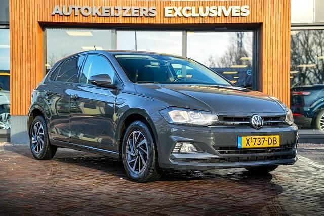 Grijs Occasion 2019 VW Polo Highline Hatchback | € 13.900 (Super prijs) - Afbeelding 1/4