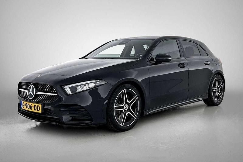 Zwart Gebruikt 2019 Mercedes A250 AMG line Hatchback | € 21.995 (Super prijs) - Afbeelding 1/3