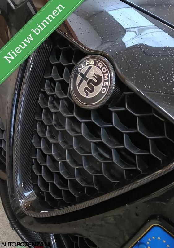 Zwart Occasion 2018 Alfa Romeo Giulia Veloce Sedan | € 26.950 (Goede deal) - Afbeelding 1/1