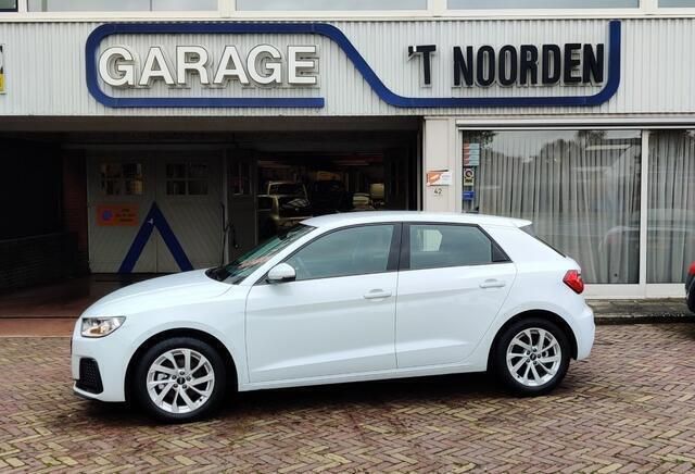 Wit Gebruikt 2022 Audi A1 Sportback Hatchback | € 24.250 (Eerlijke prijs) - Afbeelding 1/4