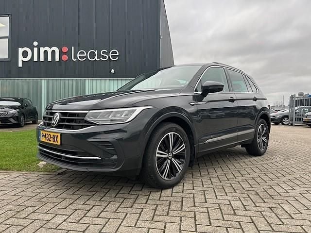 Grijs Occasion 2021 VW Tiguan Elegance SUV | € 21.950 (Super prijs) - Afbeelding 1/4