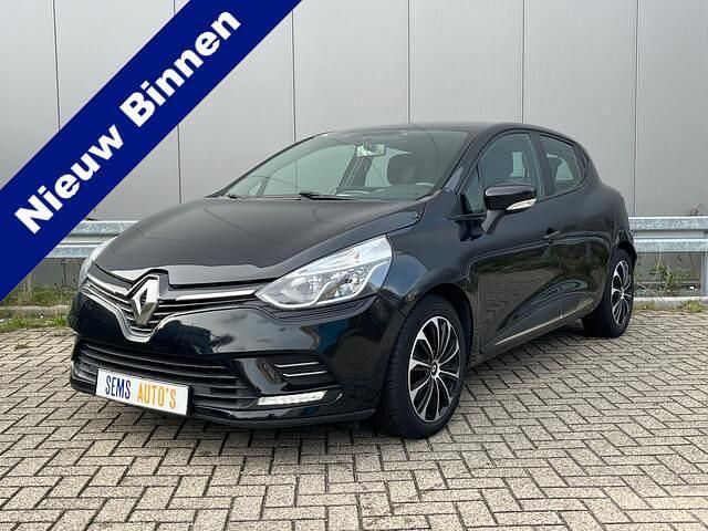 Zwart Gebruikt 2018 Renault Clio IV Zen Hatchback | € 6.450 (Eerlijke prijs) - Afbeelding 1/4