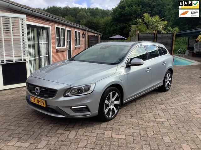 Grijs Gebruikt 2015 Volvo V60 R-Design Stationwagen | € 11.350 (Eerlijke prijs) - Afbeelding 1/4