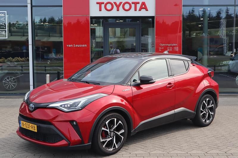 Rood Gebruikt 2022 Toyota C-HR Luxury SUV | € 25.400 (Eerlijke prijs) - Afbeelding 1/4