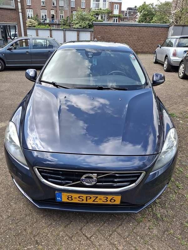 Blauw Gebruikt 2013 Volvo V40 Momentum Stationwagen | € 5.500 (Eerlijke prijs) - Afbeelding 1/4