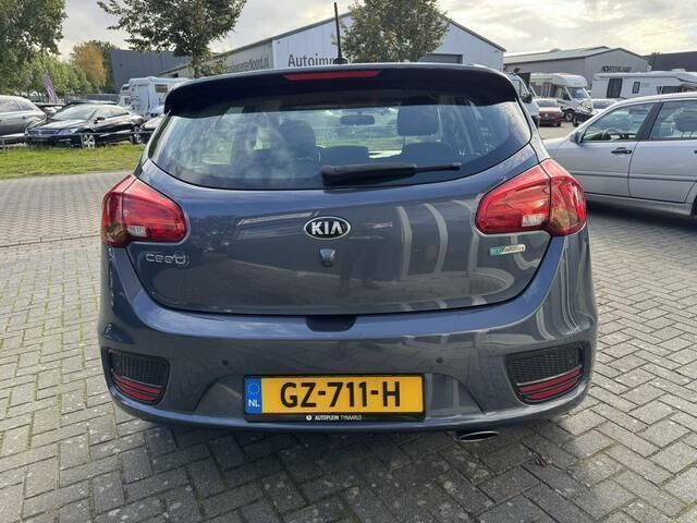 Occasion Kia Ceed 99 PK (72 kW) 2015 Grijs Hatchback