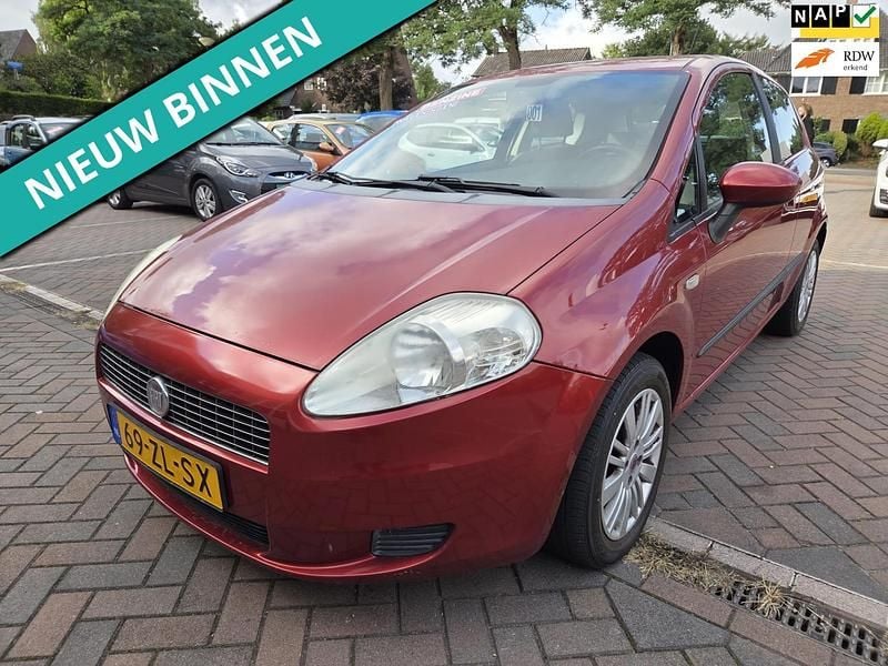 Rood Gebruikt 2008 Fiat Punto Dynamic Hatchback | € 1.599 (Goede deal) - Afbeelding 1/4