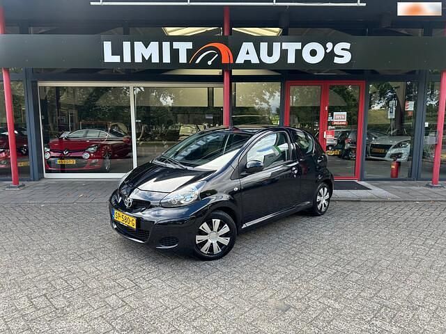 Zwart Gebruikt 2009 Toyota Aygo Hatchback | € 3.999 (Iets duurder) - Afbeelding 1/4