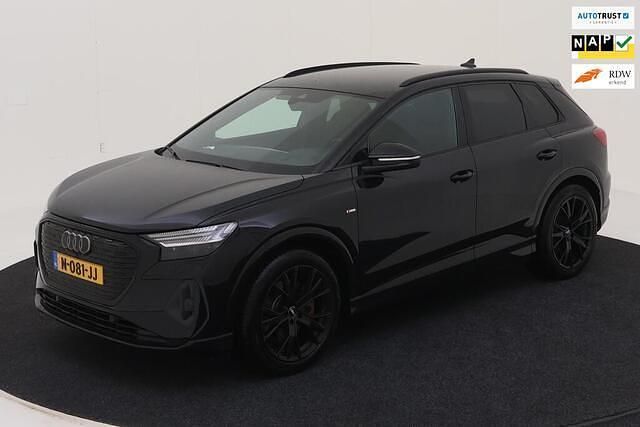 Zwart Gebruikt 2021 Audi Q4 e-tron Competition SUV | € 29.895 (Eerlijke prijs) - Afbeelding 1/4