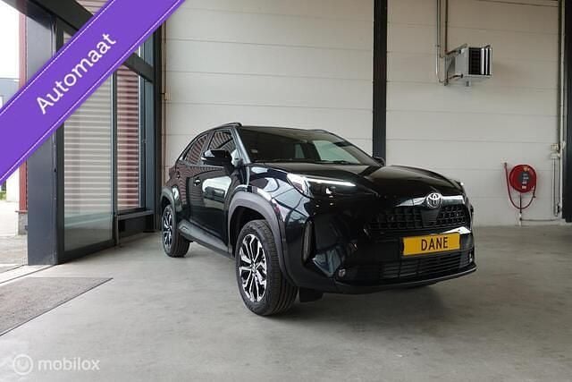 Zwart Nieuw 2025 Toyota Yaris Cross Comfort SUV | € 32.895 (Goede deal) - Afbeelding 1/4
