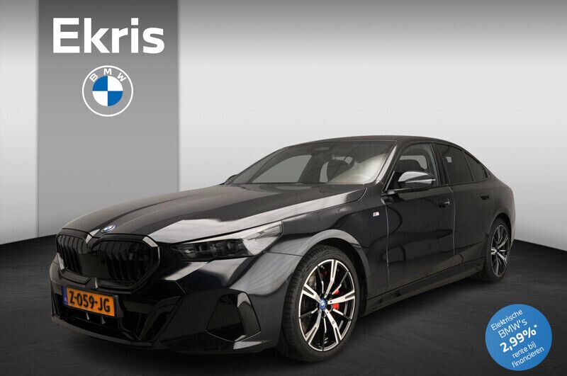 Zwart, metallic lak Gebruikt 2024 BMW i5 M Sport Sedan | € 55.900 (Super prijs) - Afbeelding 1/4