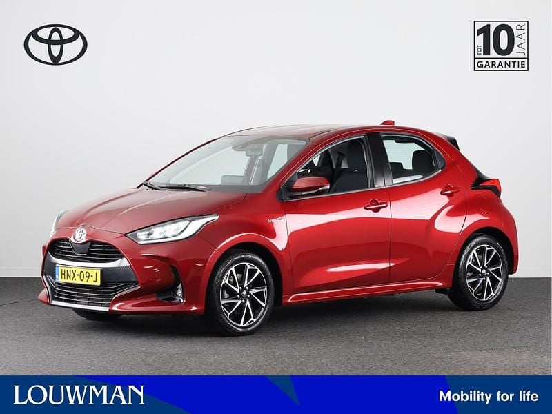 Rood Gebruikt 2020 Toyota Yaris Hybrid Limited Hatchback | € 19.000 (Goede deal) - Afbeelding 1/3