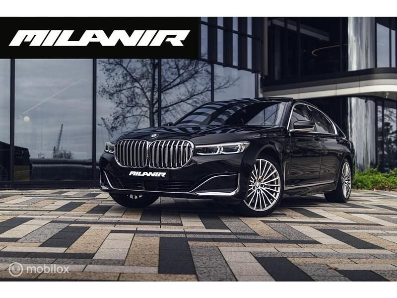 Zwart Gebruikt 2019 BMW 745 Executive Sedan | € 37.945 (Goede deal) - Afbeelding 1/4