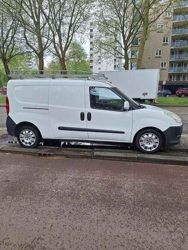 Wit Gebruikt 2013 Fiat Doblò MPV | € 3.999 (Eerlijke prijs) - Afbeelding 1/4