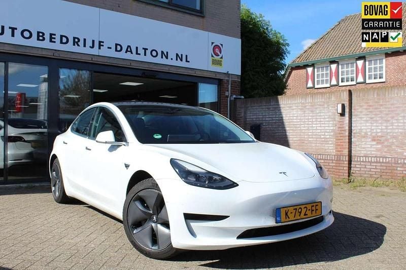 Wit Gebruikt 2020 Tesla Model 3 Standard Range Sedan | € 21.950 (Eerlijke prijs) - Afbeelding 1/4
