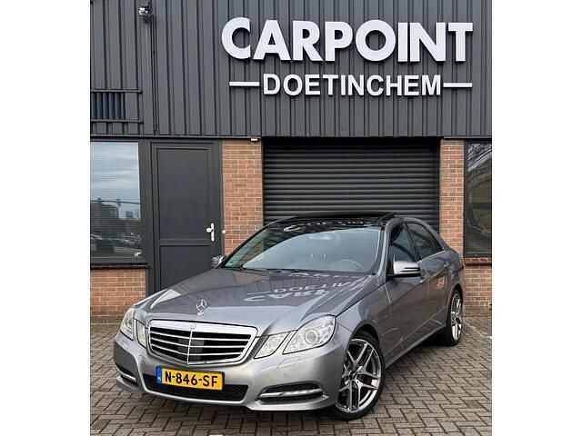 Grijs Gebruikt 2012 Mercedes E350 AMG Sedan | € 6.950 - Afbeelding 1/4