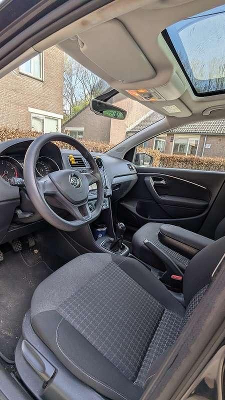 Gebruikt 2015 VW Polo Comfortline Sedan | € 5.600 (Eerlijke prijs) - Afbeelding 1/4