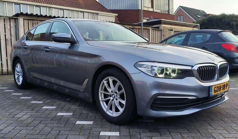 Grijs Gebruikt 2018 BMW 520 Sedan | € 27.650 (Goede deal) - Afbeelding 1/4