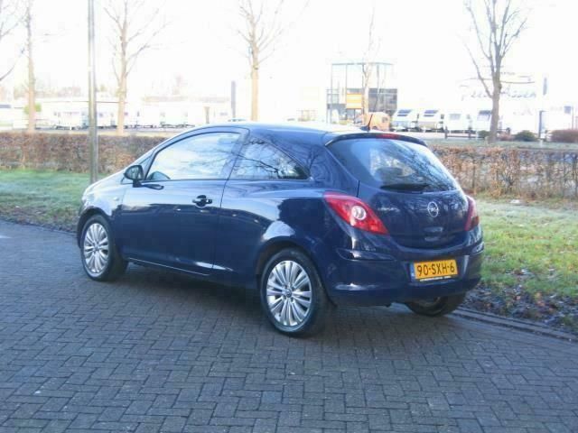 Occasion Opel Corsa Edition 83 PK (61 kW) 2011 Blauw Hatchback
